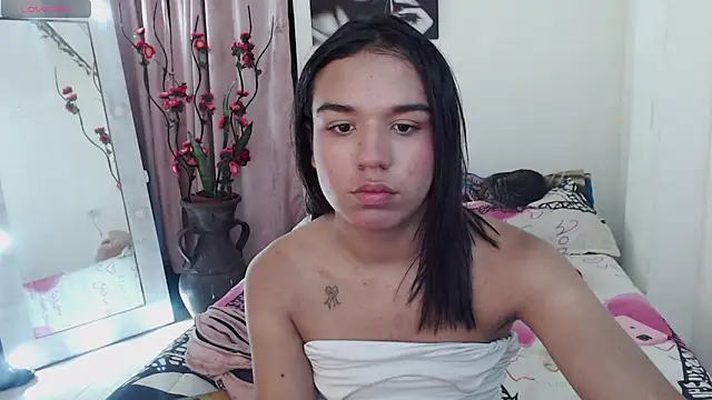 Snapshot of Candyy_doll__ chatting on 03/23/26, 08:24 Candyy doll online show from 03/23/26, 08:24