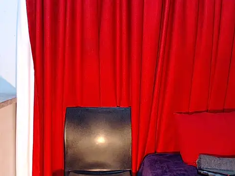 Snapshot of DarkDivva18 chatting on 05/05/26, 03:42 DarkDivva18 online show from 05/05/26, 03:42
