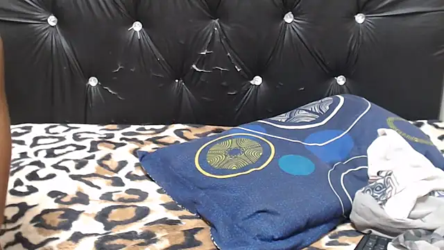 Snapshot of TallGoddessX_ chatting on 06/13/26, 02:42 TallGoddessX online show from 06/13/26, 02:42