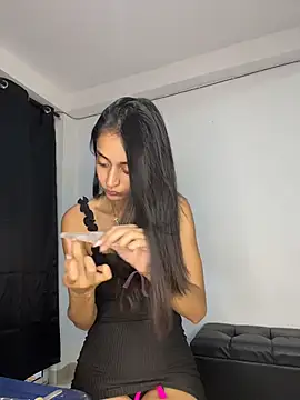 Snapshot of leilani_X chatting on 04/27/26, 12:47 leilani X online show from 04/27/26, 12:47