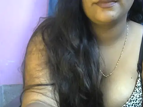 QUEEN-OF-QUEEN online show from 07/13/26, 08:22
