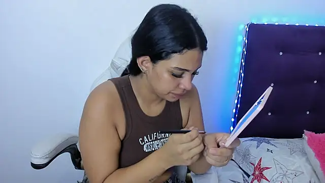 madelinesquirt online show from 05/03/26, 07:53