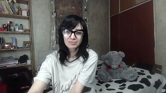 Snapshot of Barbie_Rococo chatting on 04/14/26, 01:17 Barbie Rococo online show from 04/14/26, 01:17