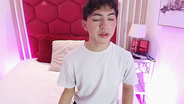 Snapshot of Cristopher_Wild chatting on 03/24/26, 08:36 Cristopher Wild online show from 03/24/26, 08:36