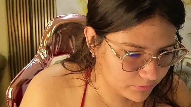 Snapshot of lucero_s1 chatting on 05/24/26, 01:05 lucero s1 online show from 05/24/26, 01:05