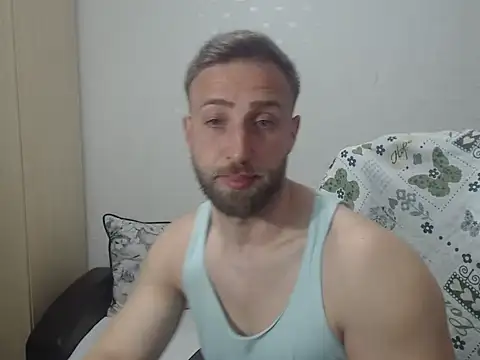 Snapshot of BlondEagleMuscle chatting on 04/19/26, 08:55 BlondEagleMuscle online show from 04/19/26, 08:55