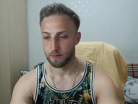 Snapshot of BlondEagleMuscle chatting on 06/06/26, 10:14 BlondEagleMuscle online show from 06/06/26, 10:14