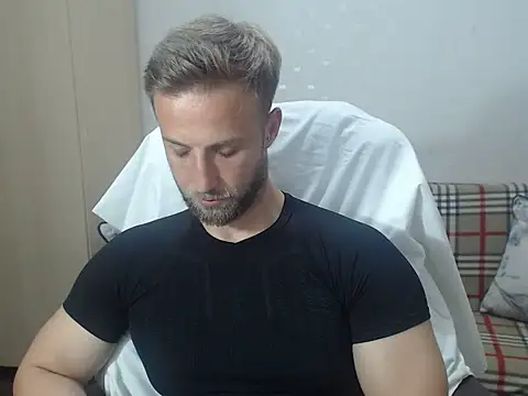 Snapshot of BlondEagleMuscle chatting on 06/14/26, 09:06 BlondEagleMuscle online show from 06/14/26, 09:06