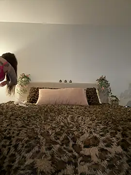 NikkiRylie online show from 07/16/26, 10:49