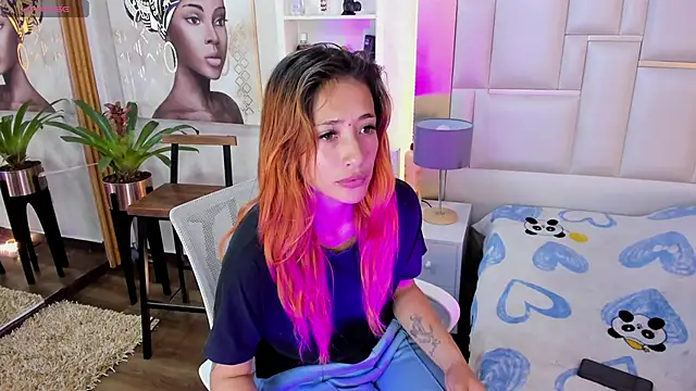 ZoeTaylorl online show from 06/13/26, 01:42