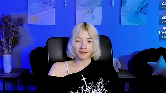 Snapshot of _sabrina_moore chatting on 05/16/26, 10:36 sabrina moore online show from 05/16/26, 10:36