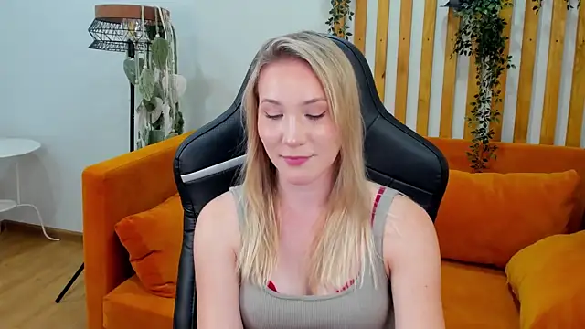 ElaraVoltage online show from 07/10/26, 05:04