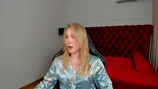 ElaraVoltage online show from 07/17/26, 05:07