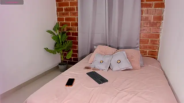 ashley hills  online show from 07/11/26, 02:14