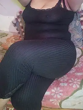 Snapshot of Capitana_sexyy chatting on 05/21/26, 03:35 Capitana sexyy online show from 05/21/26, 03:35
