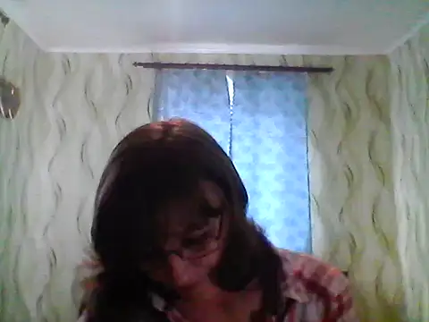 Snapshot of Alisaprice077 chatting on 03/26/26, 10:43 Alisaprice077 online show from 03/26/26, 10:43