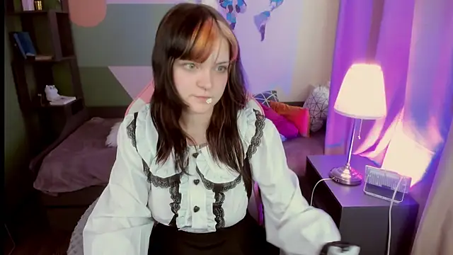 Snapshot of EsterTwilight chatting on 05/24/26, 04:06 EsterTwilight online show from 05/24/26, 04:06