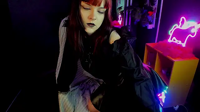 EsterTwilight online show from 06/19/26, 04:11