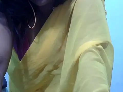 Snapshot of Rashmi_hotgirl chatting on 04/19/26, 06:10 Rashmi hotgirl online show from 04/19/26, 06:10