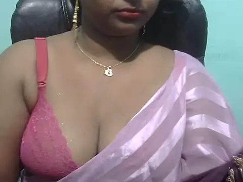 Snapshot of Rashmi_hotgirl chatting on 05/25/26, 04:35 Rashmi hotgirl online show from 05/25/26, 04:35