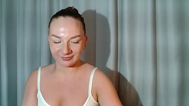 Belle Fiesta online show from 04/21/26, 01:42