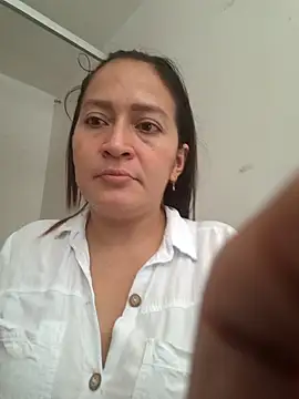 Snapshot of Dr_Edna_naughty chatting on 05/31/26, 03:08 Dr Edna naughty online show from 05/31/26, 03:08
