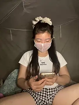 Snapshot of Bling-pusy chatting on 03/15/26, 12:22 Bling-pusy online show from 03/15/26, 12:22