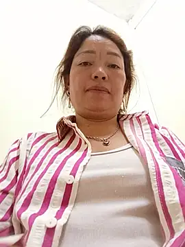 Yellow-pink online show from 07/25/26, 12:25