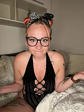 Fiebie licious  online show from 07/26/26, 01:47