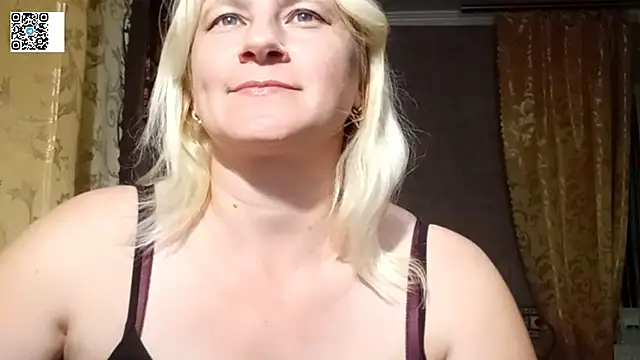 Snapshot of DiamondLady555 chatting on 06/13/26, 07:12 DiamondLady555 online show from 06/13/26, 07:12