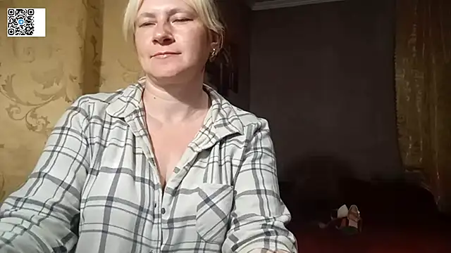 DiamondLady555 online show from 06/15/26, 07:05