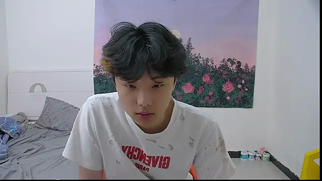 Snapshot of icecream-002 chatting on 05/08/26, 11:48 icecream-002 online show from 05/08/26, 11:48