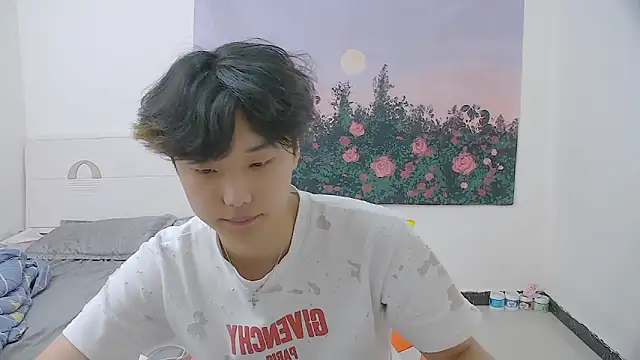 Snapshot of icecream-002 chatting on 05/21/26, 12:12 icecream-002 online show from 05/21/26, 12:12