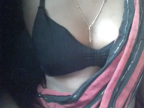 Couplehot00 online show from 06/11/26, 06:50