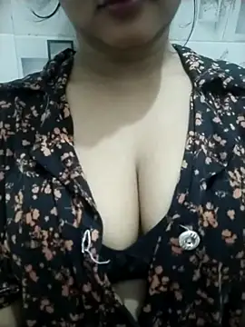 Snapshot of Chandrika_Yadav chatting on 05/04/26, 06:15 Chandrika Yadav online show from 05/04/26, 06:15