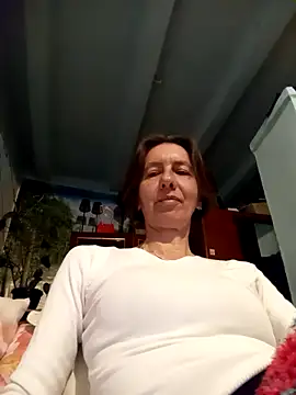 Snapshot of Tania9876 chatting on 05/18/26, 07:09 Tania9876 online show from 05/18/26, 07:09