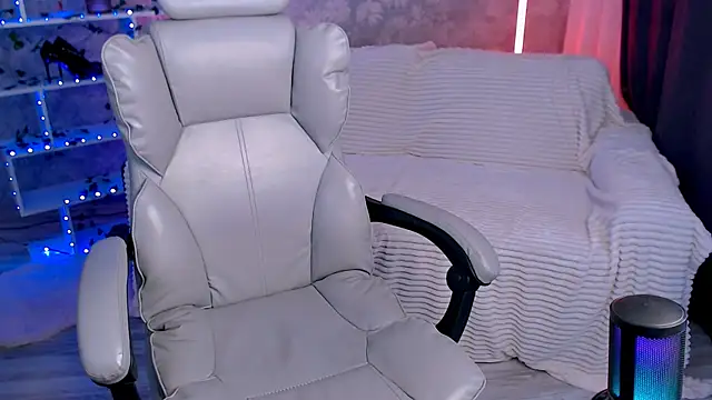 EmiliSkyy online show from 07/20/26, 10:39