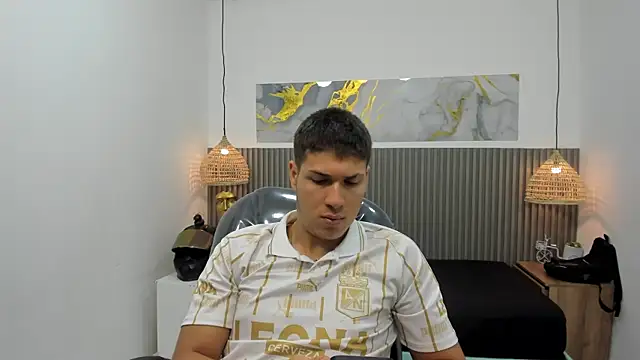 Snapshot of AlessandroFranco chatting on 05/16/26, 01:21 AlessandroFranco online show from 05/16/26, 01:21