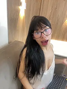 Snapshot of Queen_Chanel_XXX chatting on 03/17/26, 08:12 Queen Chanel XXX online show from 03/17/26, 08:12