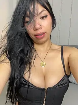 Snapshot of Queen_Chanel_XXX chatting on 05/27/26, 08:28 Queen Chanel XXX online show from 05/27/26, 08:28