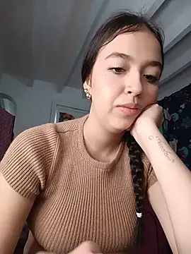 Snapshot of Kitty_Loveee chatting on 05/18/26, 09:53 Kitty Loveee online show from 05/18/26, 09:53