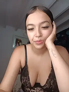 Snapshot of Kitty_Loveee chatting on 06/02/26, 11:40 Kitty Loveee online show from 06/02/26, 11:40