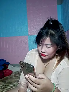 Snapshot of Irene-01 chatting on 04/29/26, 02:32 Irene-01 online show from 04/29/26, 02:32
