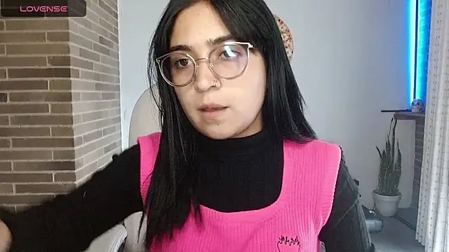 Snapshot of sweet-little chatting on 03/17/26, 08:34 sweet-little online show from 03/17/26, 08:34