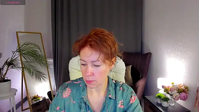 Snapshot of LeticiaRomano chatting on 03/25/26, 03:56 LeticiaRomano online show from 03/25/26, 03:56