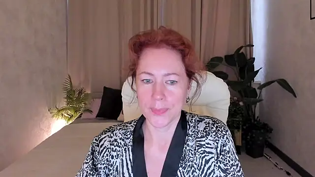 Snapshot of LeticiaRomano chatting on 05/30/26, 03:58 LeticiaRomano online show from 05/30/26, 03:58
