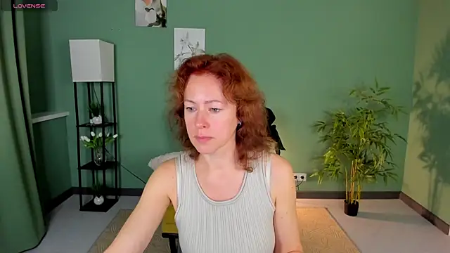 LeticiaRomano online show from 06/19/26, 04:06