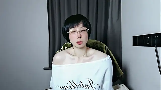 Snapshot of lin_lin_520_520 chatting on 04/30/26, 04:35 lin lin 520 520 online show from 04/30/26, 04:35