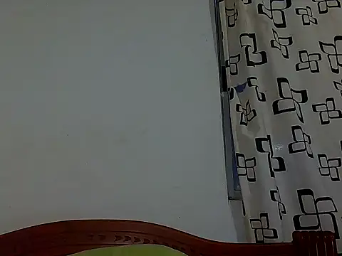 Snapshot of _SaraWilliams1_ chatting on 07/11/26, 10:51 SaraWilliams1 online show from 07/11/26, 10:51