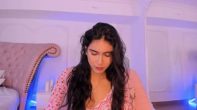 Snapshot of LucianaBlanco_ chatting on 05/13/26, 08:38 LucianaBlanco online show from 05/13/26, 08:38
